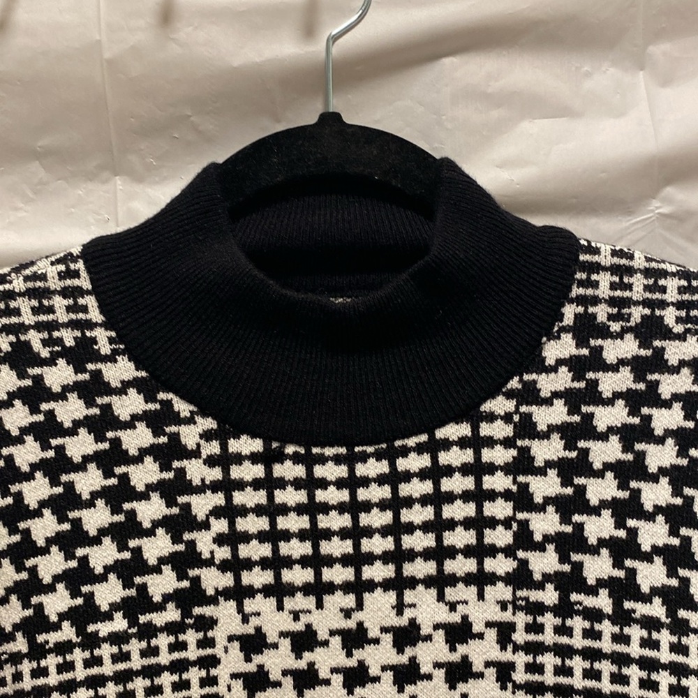 Joseph A. Houndstooth Mockneck Sweater Size Small - Picture 4 of 13